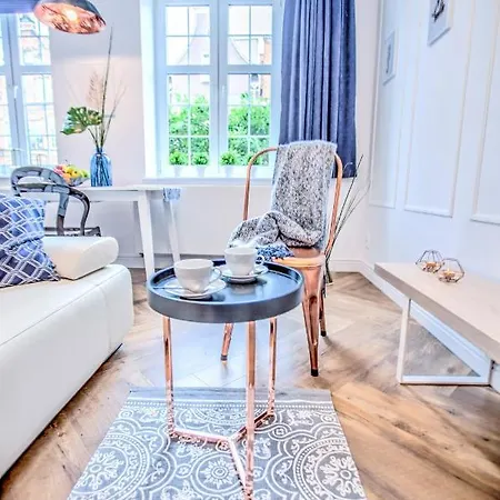 Summerwinter - Luxury Basilica Old Town Apartment, 2 Bedrooms & Sofa * גדנסק